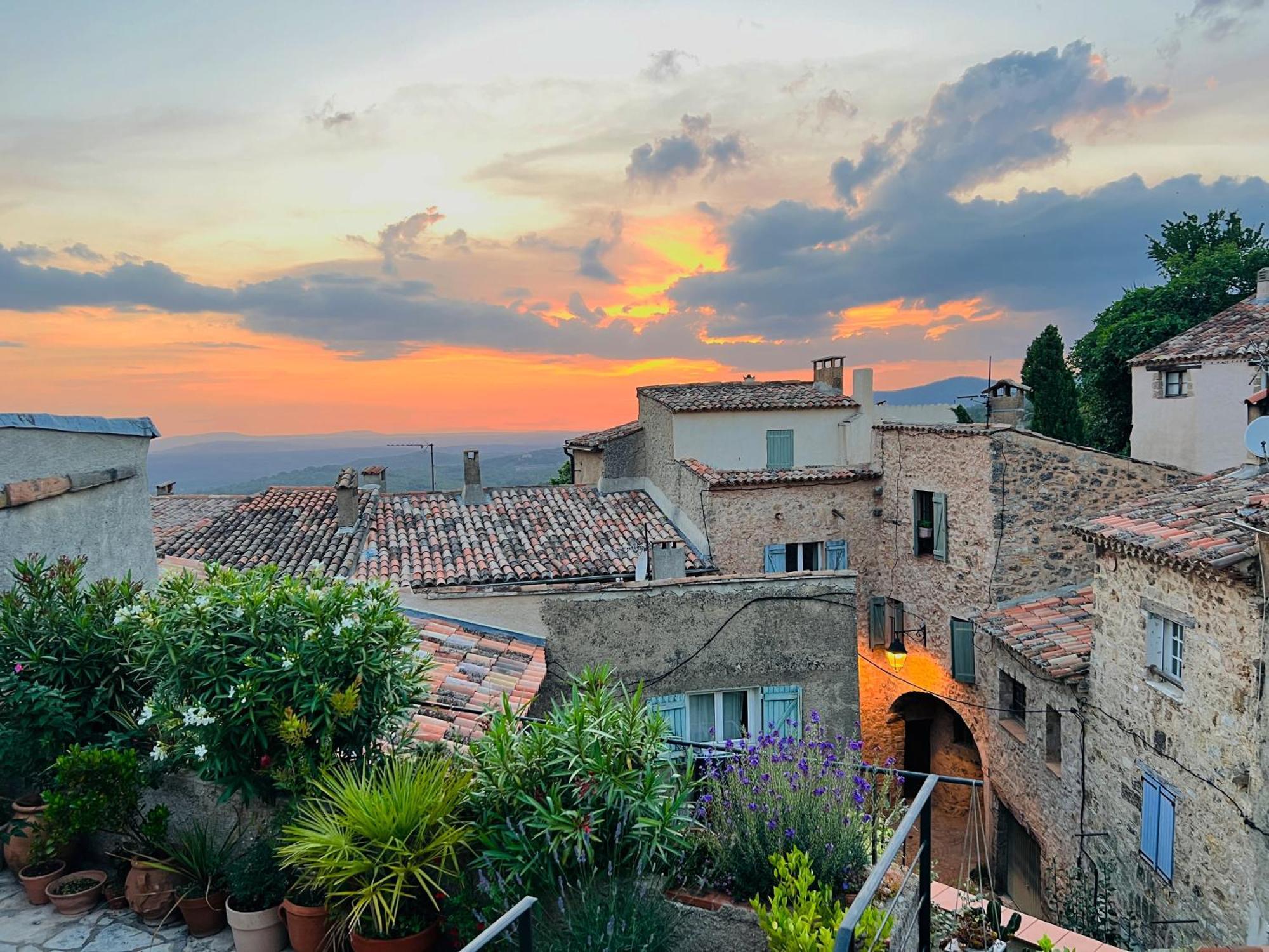 Penthouse Studio Privee Couple Ou Famille- La Maison Searle A Tourtour Dış mekan fotoğraf